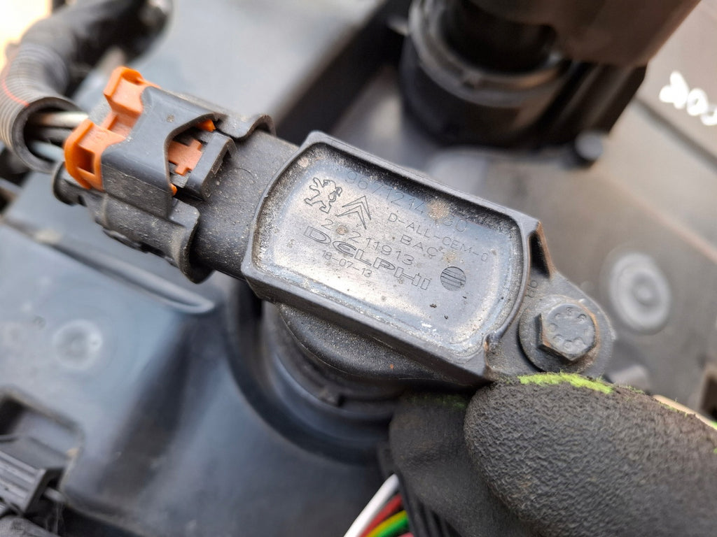 Motor Peugeot 2008 I HM05 1.2 VTI 27TKm Benzin Engine Komplett