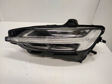Laden Sie das Bild in den Galerie-Viewer, Frontscheinwerfer Volvo V60 S60 III 32420496 LED Ein Satz Scheinwerfer Headlight SCH7774254628jk