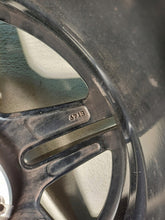 Laden Sie das Bild in den Galerie-Viewer, 1x Alufelge 18 Zoll 8.5&quot; 5x112 49ET A2054019600 Mercedes-Benz W205 Rim Wheel