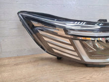 Laden Sie das Bild in den Galerie-Viewer, Frontscheinwerfer Renault Trafic III 260102899R 1EX01472102 Rechts Headlight SCH7902824192py