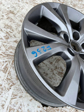 Laden Sie das Bild in den Galerie-Viewer, 1x Alufelge 18 Zoll 7.0&quot; 5x114.3 45ET Glanz 9965787080 Mazda Cx-30 Rim Wheel