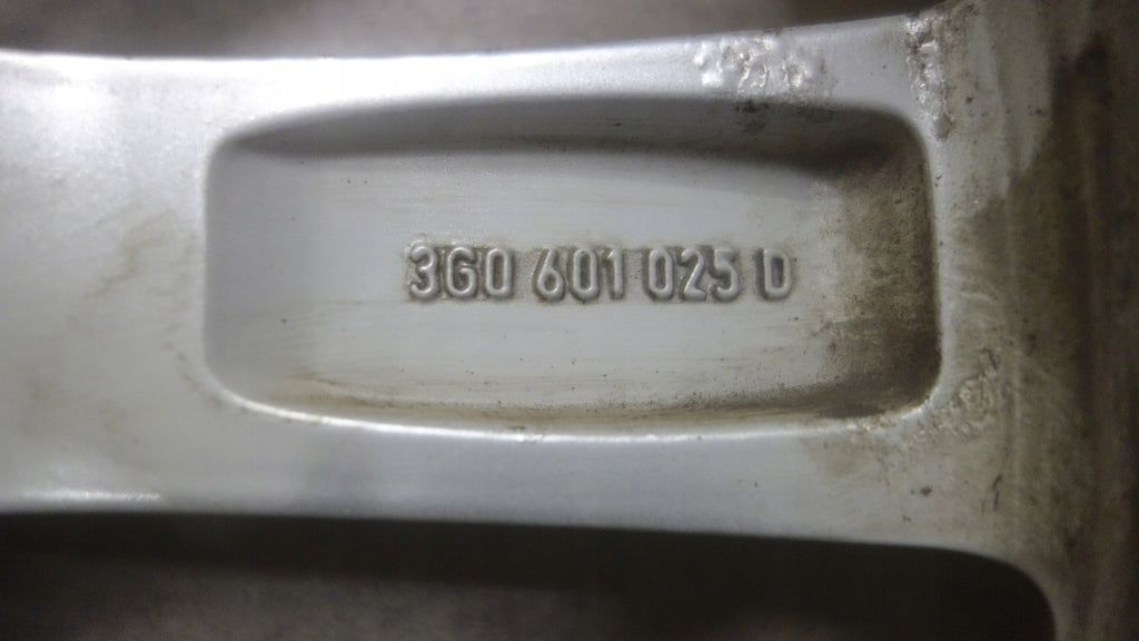 1x Alufelge 17 Zoll 7.0" 5x112 40ET 3G0601025D VW Passat B8 Rim Wheel