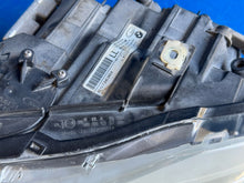 Laden Sie das Bild in den Galerie-Viewer, Frontscheinwerfer BMW E91 E90 72402639 Xenon Links Scheinwerfer Headlight SCH4511790267qt