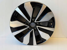 Laden Sie das Bild in den Galerie-Viewer, 1x Alufelge 17 Zoll 5x112 Glanz 2GA601025AR VW T-Roc Rim Wheel FEL2850961122jq