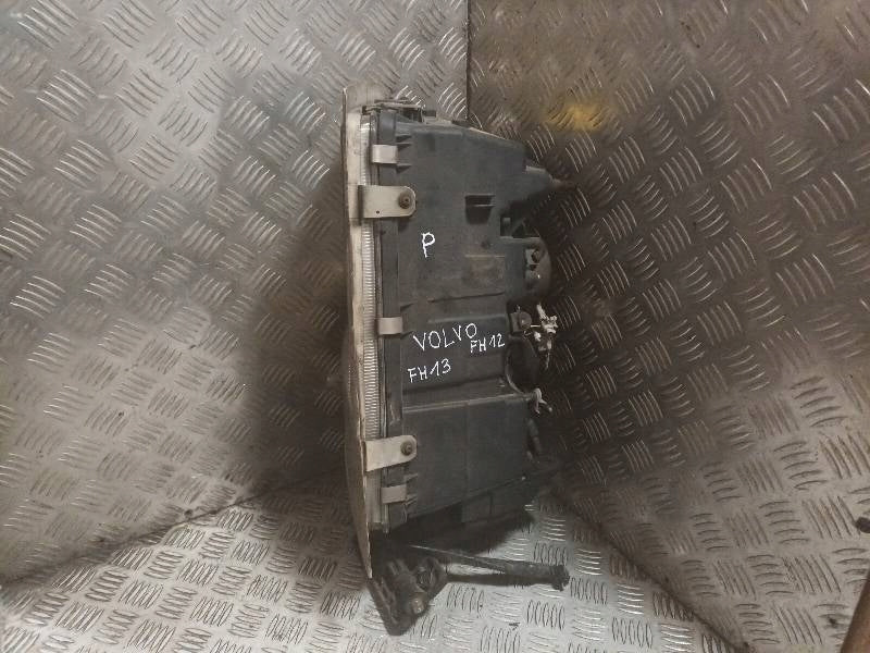 Frontscheinwerfer Volvo I 131-VT12314UR Rechts Scheinwerfer Headlight SCH3902854033fu