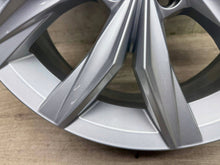 Laden Sie das Bild in den Galerie-Viewer, 1x Alufelge 18 Zoll 5NA601025B VW Tiguan Rim Wheel FEL3005494825wn