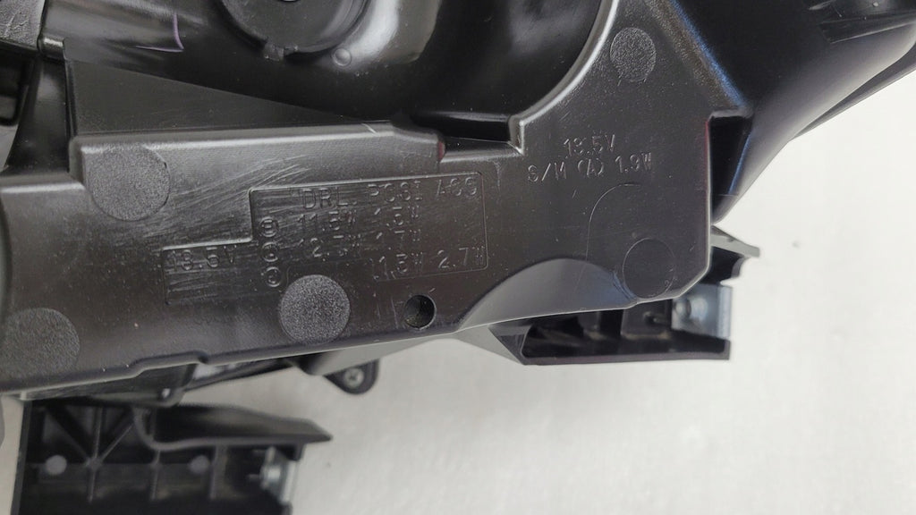 Frontscheinwerfer Mitsubishi Eclipse Cross I 8301D692 Rechts Headlight