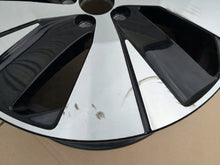 Laden Sie das Bild in den Galerie-Viewer, 1x Alufelge 18 Zoll 7.5&quot; 5x108 50 5ET Glanz Schwarz 31680403 Volvo Xc40