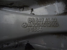 Load image into Gallery viewer, 1x Alufelge 18 Zoll 8.5" 5x112 43ET Glanz Silber A2214012102 Mercedes-Benz W221 FEL1715893870nv
