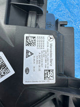 Laden Sie das Bild in den Galerie-Viewer, Frontscheinwerfer Mercedes-Benz A2479060605 Rechts Scheinwerfer Headlight SCH4626732399um