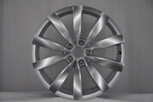 Laden Sie das Bild in den Galerie-Viewer, 1x Alufelge 19 Zoll 8.0" 5x112 45ET Glanz Silber 3G8601025C VW Arteon Rim Wheel FEL1978997195xu