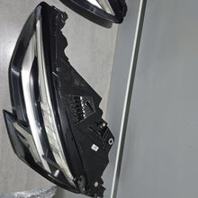 Laden Sie das Bild in den Galerie-Viewer, Frontscheinwerfer Audi A3 8Y941033 8Y941034 Laser Ein Satz Headlight SCH8337140897qi