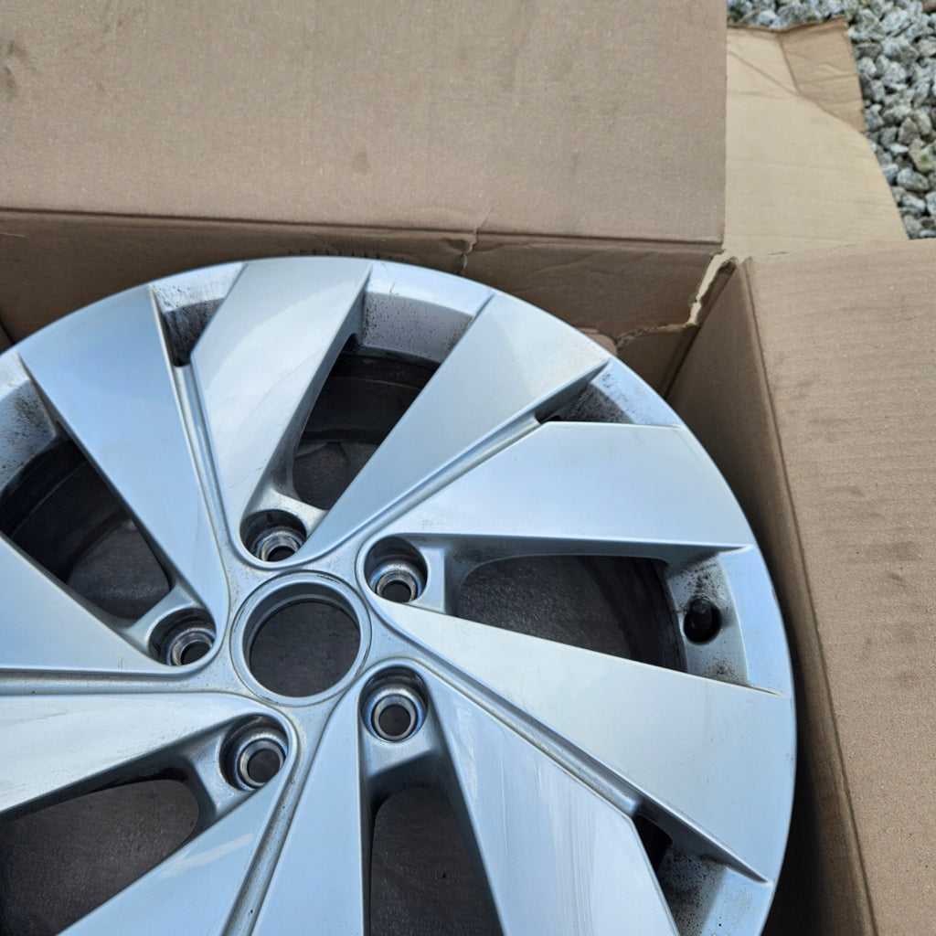 1x Alufelge 17 Zoll 7.0" 5x112 46ET Glanz 5H0601025B VW Golf Viii Rim Wheel FEL9601089562gp
