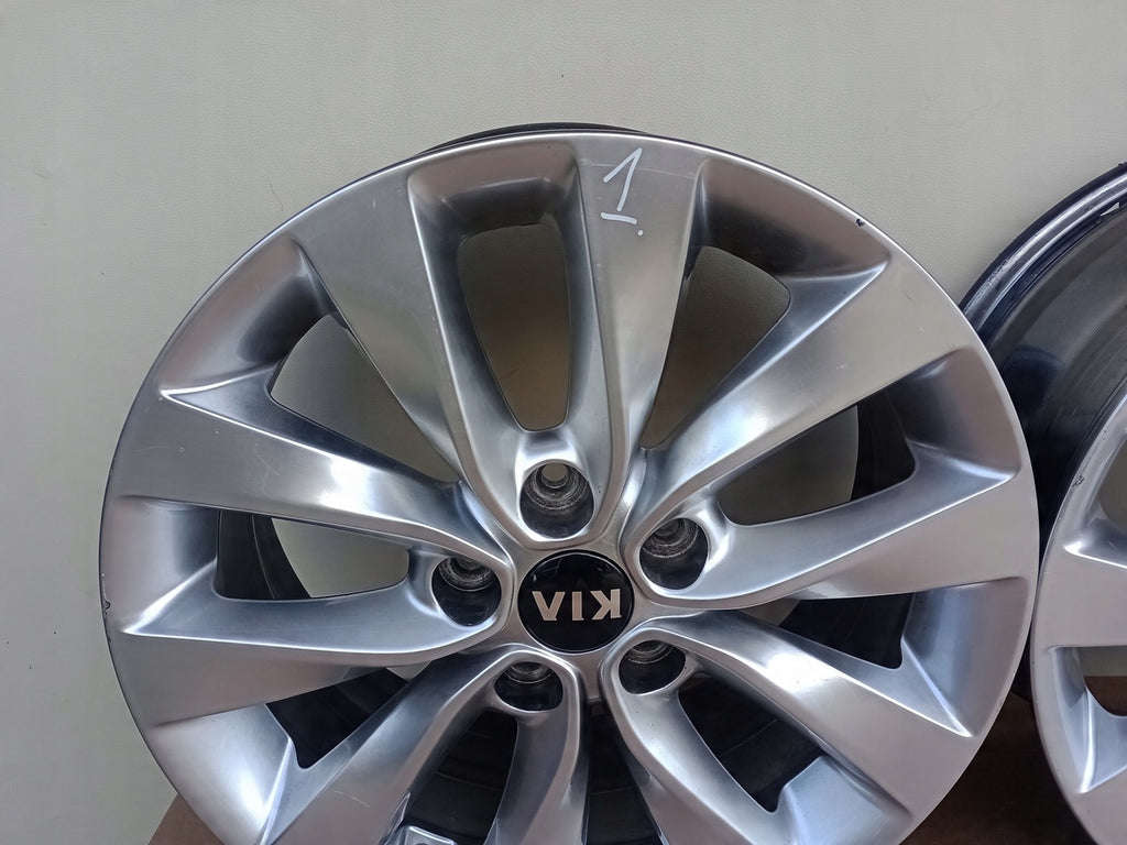 1x Alufelge 17 Zoll 7.5" 5x114.3 52 5ET Glanz Graphit 52910-D4250 Kia Optima