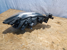 Laden Sie das Bild in den Galerie-Viewer, Frontscheinwerfer Mazda VI Links Scheinwerfer Headlight SCH9906813418fw