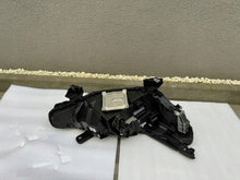 Laden Sie das Bild in den Galerie-Viewer, Frontscheinwerfer Renault Clio I 5 260600149R 260103507R LED Ein Satz Headlight SCH3414235102rl