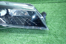 Laden Sie das Bild in den Galerie-Viewer, Frontscheinwerfer Skoda Superb III 3V1941016B Rechts Scheinwerfer Headlight SCH8400037847bx