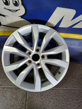 Load image into Gallery viewer, 1x Alufelge 17 Zoll 7.0&quot; 5x112 43ET 5C0601025F VW Beetle Rim Wheel