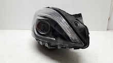 Laden Sie das Bild in den Galerie-Viewer, Frontscheinwerfer Mercedes-Benz W246 W2468200239 Xenon Rechts Headlight