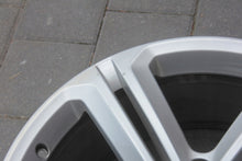 Laden Sie das Bild in den Galerie-Viewer, 1x Alufelge 20 Zoll 9.0" 5x130 7P6601025 VW Touareg Rim Wheel FEL5123976653ze