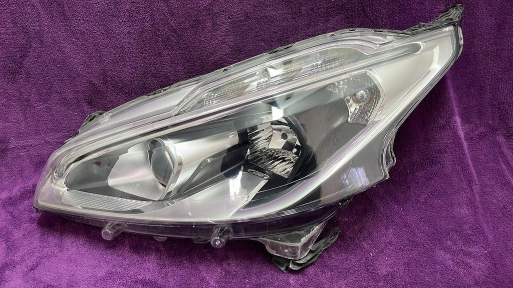 Frontscheinwerfer Peugeot 208 90160647 Links Scheinwerfer Headlight