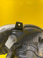Laden Sie das Bild in den Galerie-Viewer, Frontscheinwerfer Mercedes-Benz Sprinter A9068200961 Xenon Links Headlight SCH8008502921bc