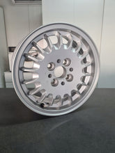 Laden Sie das Bild in den Galerie-Viewer, 1x Alufelge 14 Zoll 6.0&quot; 4x100 35ET 1125688 BMW E30 Rim Wheel