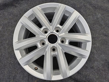 Load image into Gallery viewer, 1x Alufelge 16 Zoll 6.5&quot; 5x120 62ET Glanz Silber 2H0601025AC VW Amarok Rim Wheel