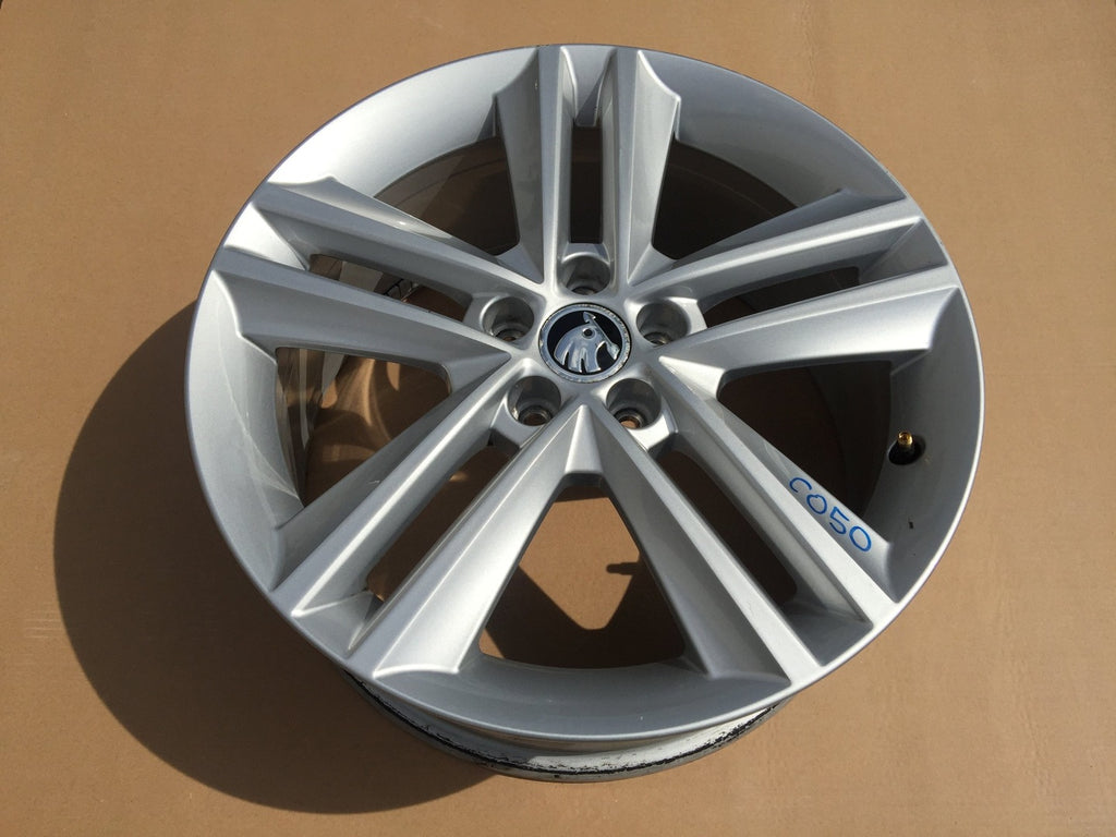 1x Alufelge 17 Zoll 7.0" 5x100 46ET 5JA601025E Skoda Rapid Rim Wheel