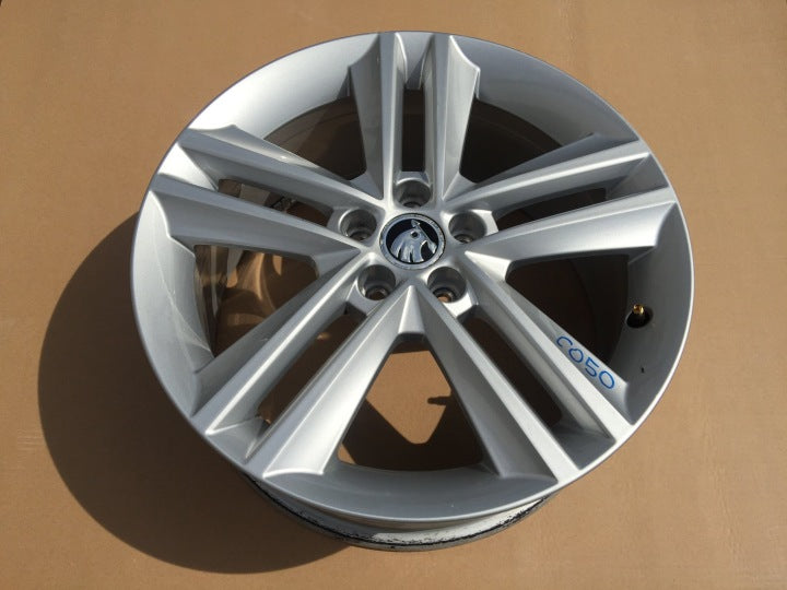 1x Alufelge 17 Zoll 7.0" 5x100 46ET 5JA601025E Skoda Rapid Rim Wheel FEL1931644204cj