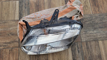 Laden Sie das Bild in den Galerie-Viewer, Frontscheinwerfer Dacia Duster 260600069R Links Scheinwerfer Headlight