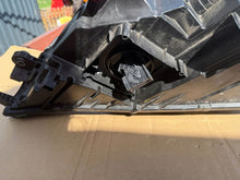 Laden Sie das Bild in den Galerie-Viewer, Frontscheinwerfer Skoda Octavia I 5E1941016D Rechts Scheinwerfer Headlight SCH5088491659cc