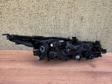 Laden Sie das Bild in den Galerie-Viewer, Frontscheinwerfer Toyota Corolla 81150-02T31 LED Links Scheinwerfer Headlight SCH8250461160wg