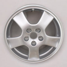 Laden Sie das Bild in den Galerie-Viewer, 1x Alufelge 16 Zoll 6.5&quot; 5x108 50ET Silber 7711213993 Renault Rim Wheel