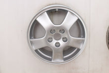 Laden Sie das Bild in den Galerie-Viewer, 1x Alufelge 16 Zoll 6.5&quot; 5x108 50ET Silber 7711213993 Renault Rim Wheel