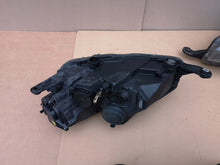 Laden Sie das Bild in den Galerie-Viewer, Frontscheinwerfer Skoda Rapid 5JB941015A 5JB941016A Xenon Ein Satz Headlight SCH4144774484mi