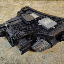 Laden Sie das Bild in den Galerie-Viewer, Frontscheinwerfer Skoda Superb 3V1941016A Xenon Rechts Scheinwerfer Headlight SCH1194427321rj