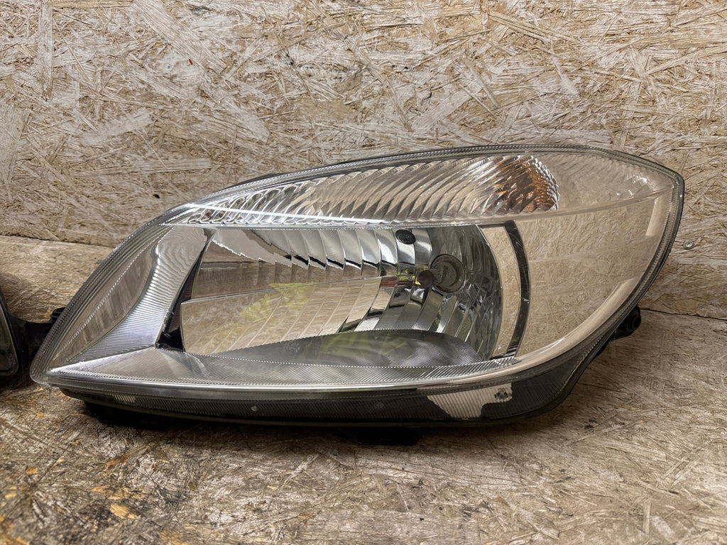 Frontscheinwerfer Skoda Roomster Fabia I Ein Satz Scheinwerfer Headlight SCH8852464798jp