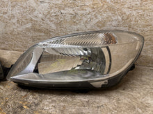 Laden Sie das Bild in den Galerie-Viewer, Frontscheinwerfer Skoda Roomster Fabia I Ein Satz Scheinwerfer Headlight SCH8852464798jp