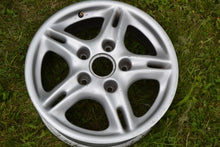 Load image into Gallery viewer, 1x Alufelge 16 Zoll 6.0" 5x130 50ET 99636211200 Porsche Boxster 986 Rim Wheel FEL6038050186hg