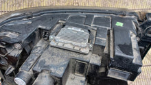 Laden Sie das Bild in den Galerie-Viewer, Frontscheinwerfer Land Rover AH32-13W029-HD Xenon Rechts Scheinwerfer Headlight SCH6059575850dj