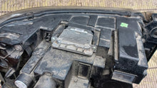 Load image into Gallery viewer, Frontscheinwerfer Land Rover AH32-13W029-HD Xenon Vorderseite Headlight SCH6059575850dj