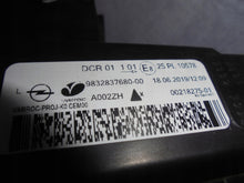 Laden Sie das Bild in den Galerie-Viewer, Frontscheinwerfer Opel Zafira Vivaro C 9832837680 Xenon Ein Satz Headlight