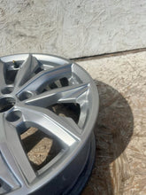 Load image into Gallery viewer, 1x Alufelge 17 Zoll 7.0&quot; 5x112 34ET Glanz Silber 80A601025 Audi Q5 Rim Wheel