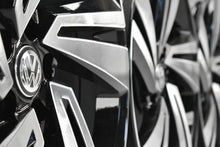 Laden Sie das Bild in den Galerie-Viewer, 4x Alufelge 18 Zoll 7.0" 5x100 39ET Glanz Schwarz 2GM601025 VW T-Cross Rim Wheel FEL4421429375sk