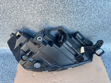 Laden Sie das Bild in den Galerie-Viewer, Frontscheinwerfer Skoda Fabia IV 6VB941015 Links Scheinwerfer Headlight SCH9418686231fx