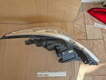 Laden Sie das Bild in den Galerie-Viewer, Frontscheinwerfer Hyundai Sonata 92102-3Q000 92101-3Q000 Ein Satz Headlight SCH7959119484bu