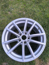 Load image into Gallery viewer, 1x Alufelge 17 Zoll 7.5" 5x112 30ET Glanz Silber 6883520 BMW Rim Wheel FEL9499276594ik