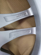 Load image into Gallery viewer, 1x Alufelge 18 Zoll 9.0" 5x108 29ET Silber 2284906 BMW F87 F80 F82 Rim Wheel FEL8101951776xi