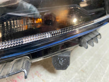 Laden Sie das Bild in den Galerie-Viewer, Frontscheinwerfer Peugeot 208 II 73313327 Full LED Links Scheinwerfer Headlight SCH2903108737vb